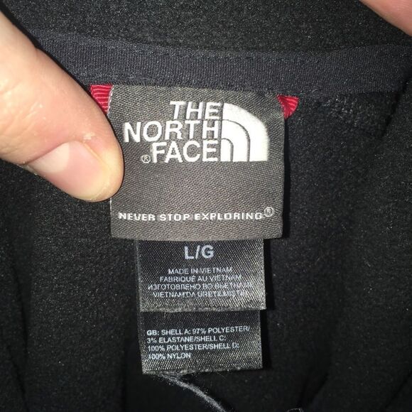 The North Face L black & red textured Winter jacket - Picture 3 of 3